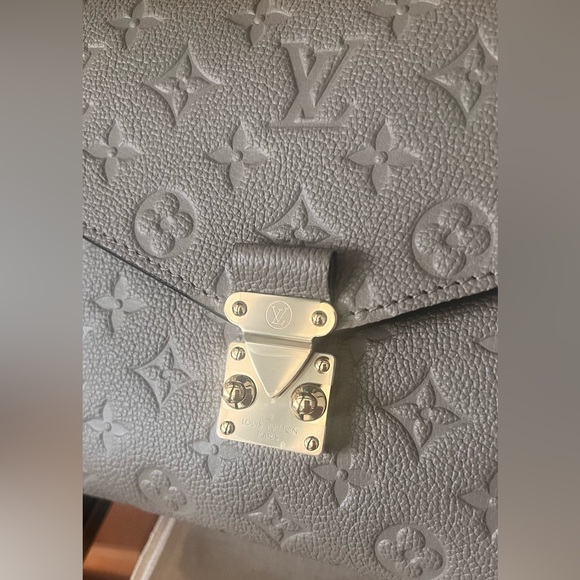 Sold 🥰Louis Vuitton Empriente Pochette Metis Turtledove - Picture 12 of 12